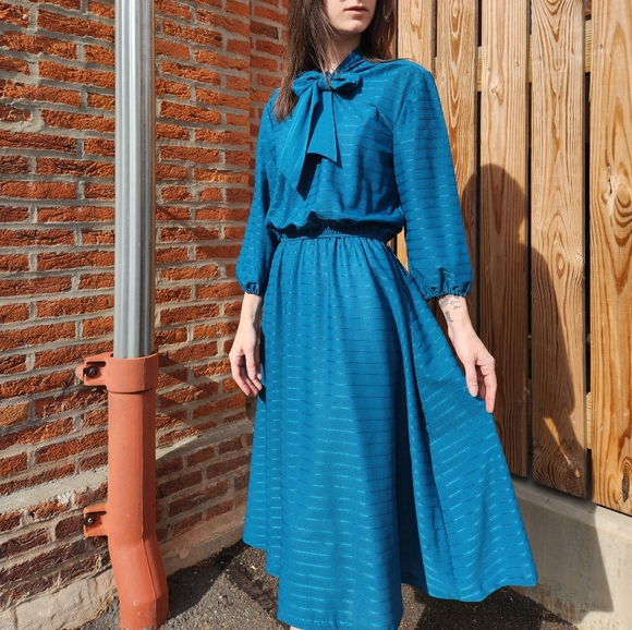 VTG Torqoiuse Day Dress - Picture 3 of 3